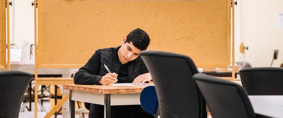 UPSC Exam Kya Hai? Poori Jaankari, Syllabus, Tayaari Aur Success Tips